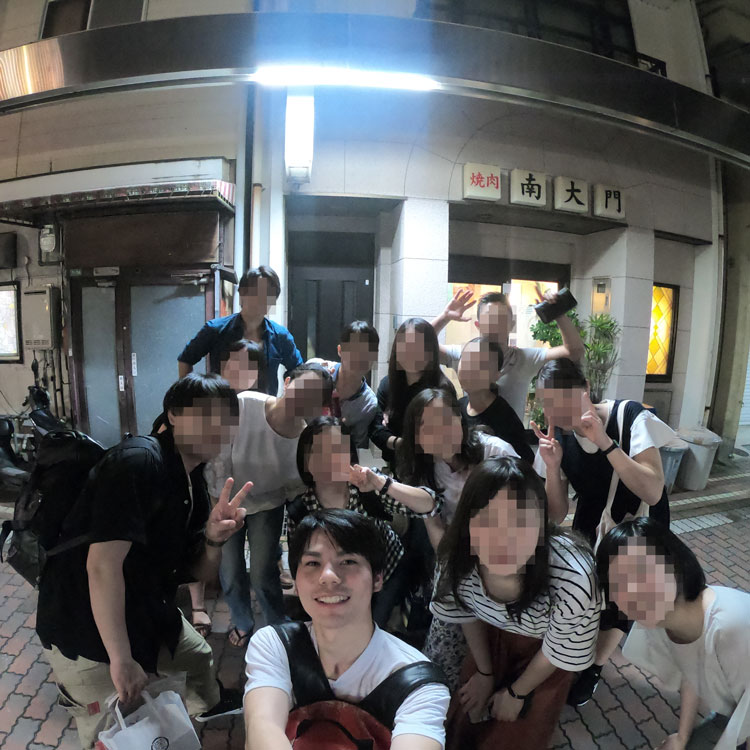 Scrolling image 14